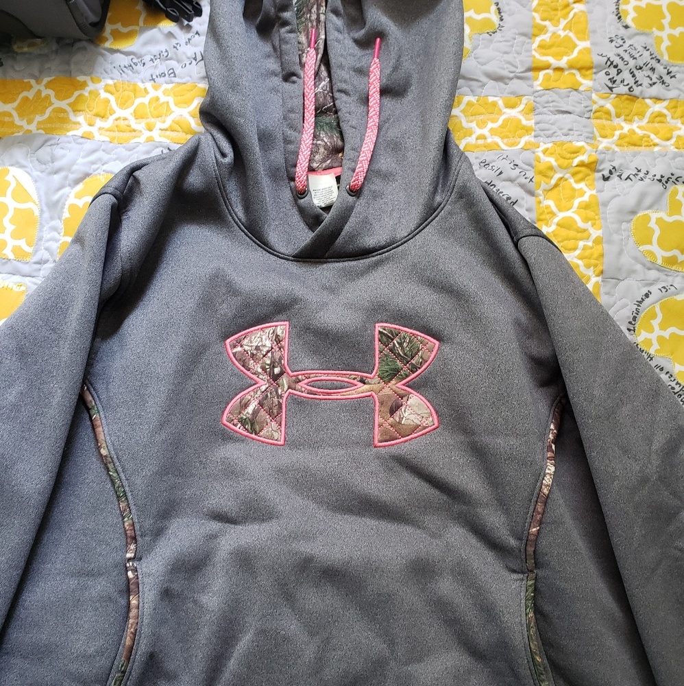 2x  Under armor hoodie